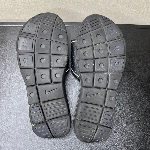 🌹Nike Black Soft Footbed Slip On Sandals Womens 6 Casual Comfort Walking Casual - Picture 6 of 11